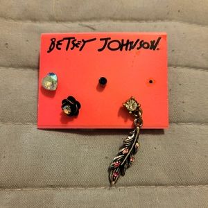 Betsey Johnson "FOH" mismatched earrings set